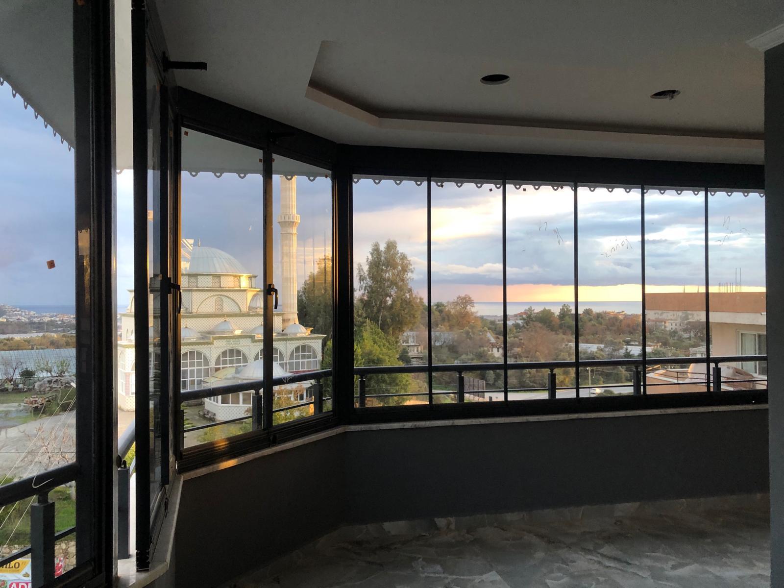 /gallery-images/cam-balkon-3.jpeg